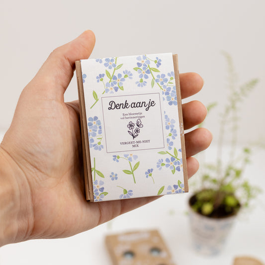 Gift Box Mini "Denk aan je" met 4 Vergeet-me-niet Mix Zaadbommetjes