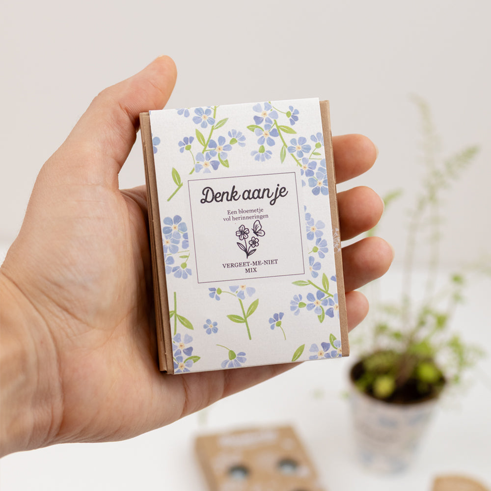 Gift Box Mini "Denk aan je" met 4 Vergeet-me-niet Mix Zaadbommetjes